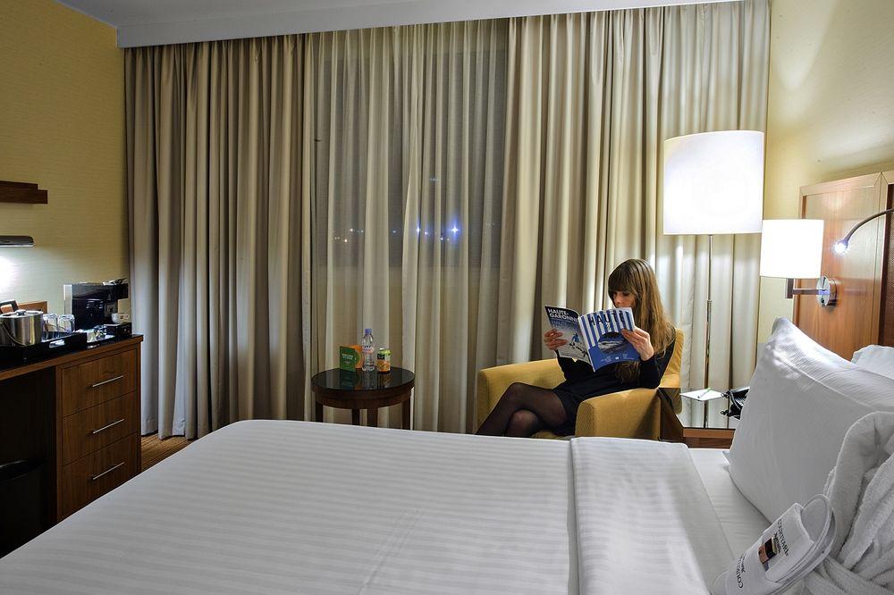 Courtyard By Marriott Toulouse Airport Hotell Exteriör bild