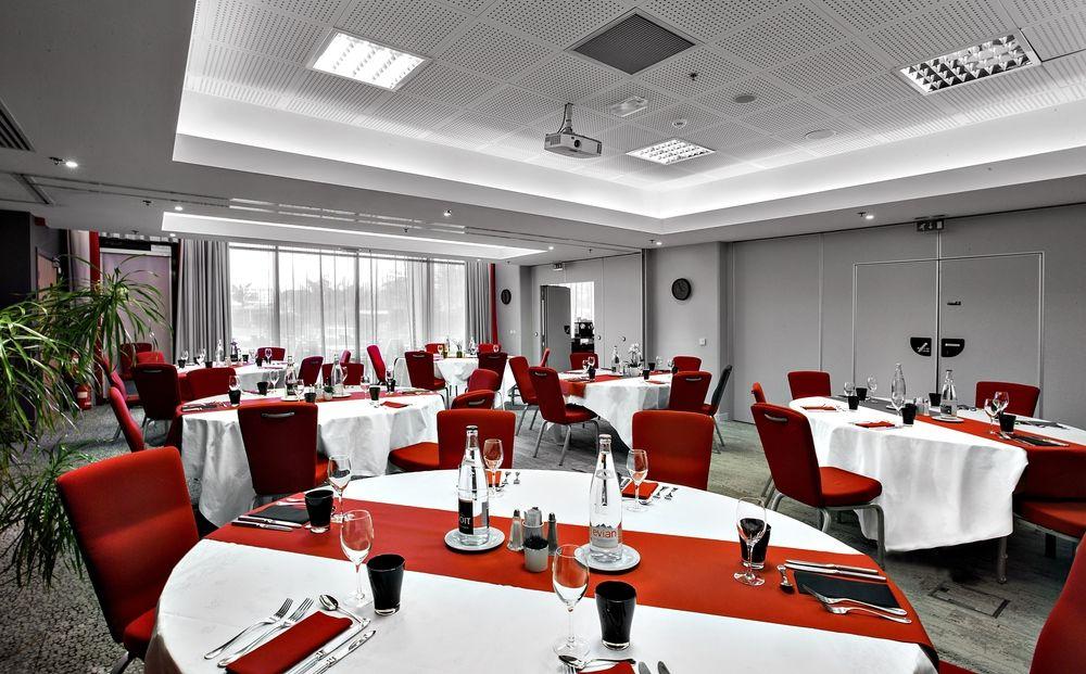 Courtyard By Marriott Toulouse Airport Hotell Exteriör bild