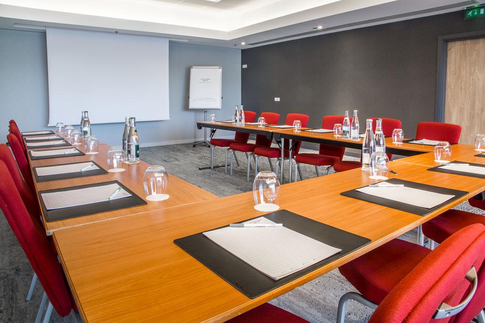 Courtyard By Marriott Toulouse Airport Hotell Exteriör bild
