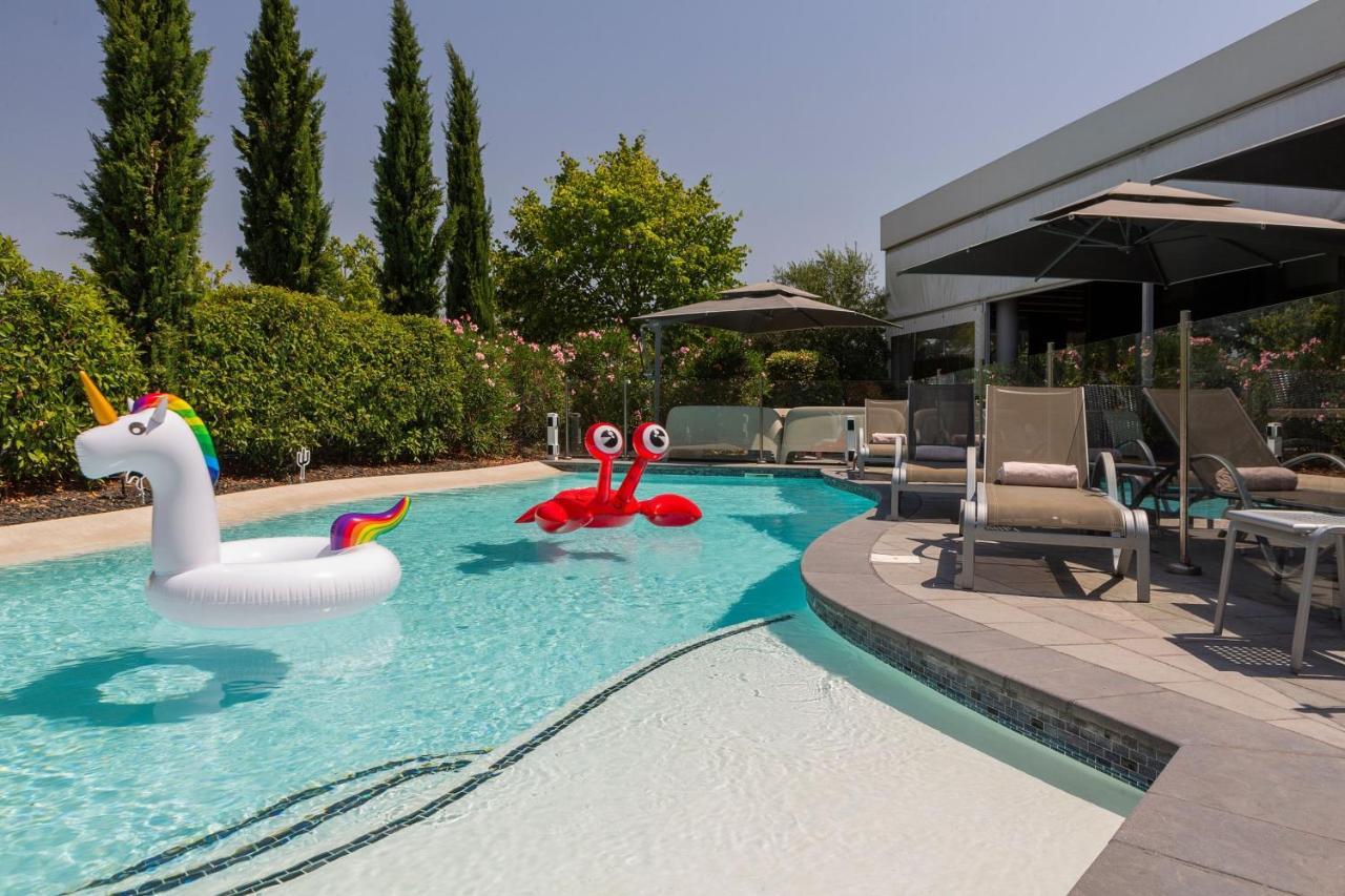 Courtyard By Marriott Toulouse Airport Hotell Exteriör bild