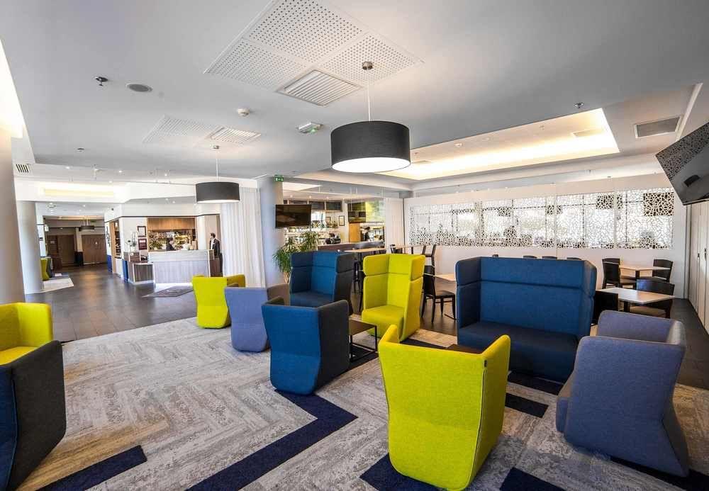 Courtyard By Marriott Toulouse Airport Hotell Exteriör bild