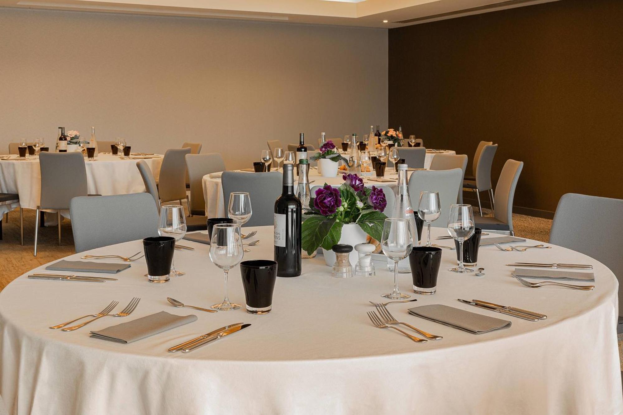 Courtyard By Marriott Toulouse Airport Hotell Exteriör bild