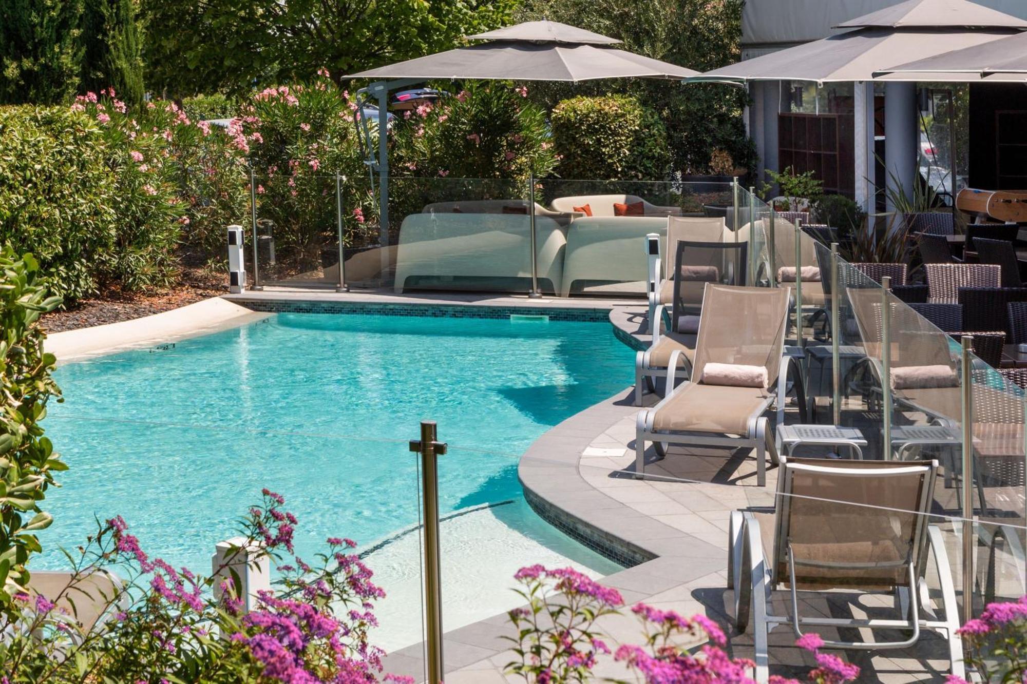 Courtyard By Marriott Toulouse Airport Hotell Exteriör bild