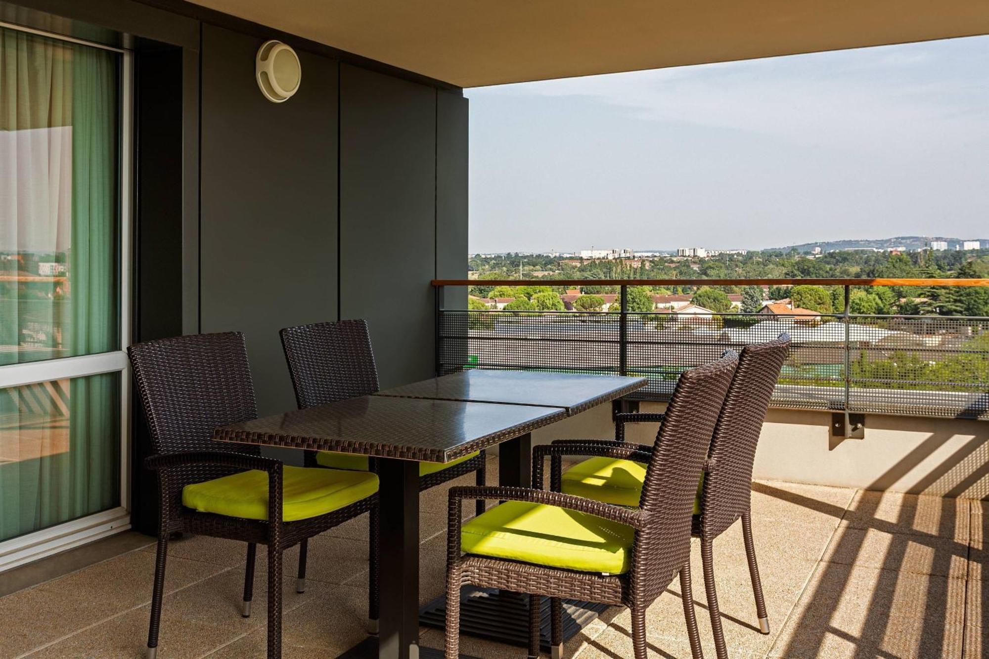 Courtyard By Marriott Toulouse Airport Hotell Exteriör bild