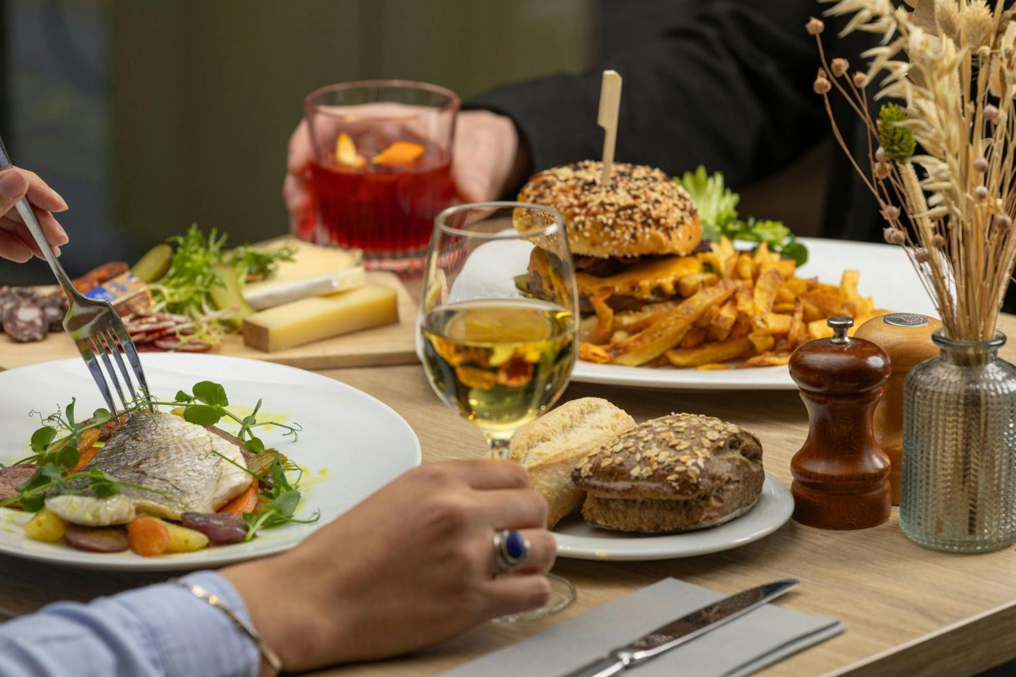 Courtyard By Marriott Toulouse Airport Hotell Exteriör bild