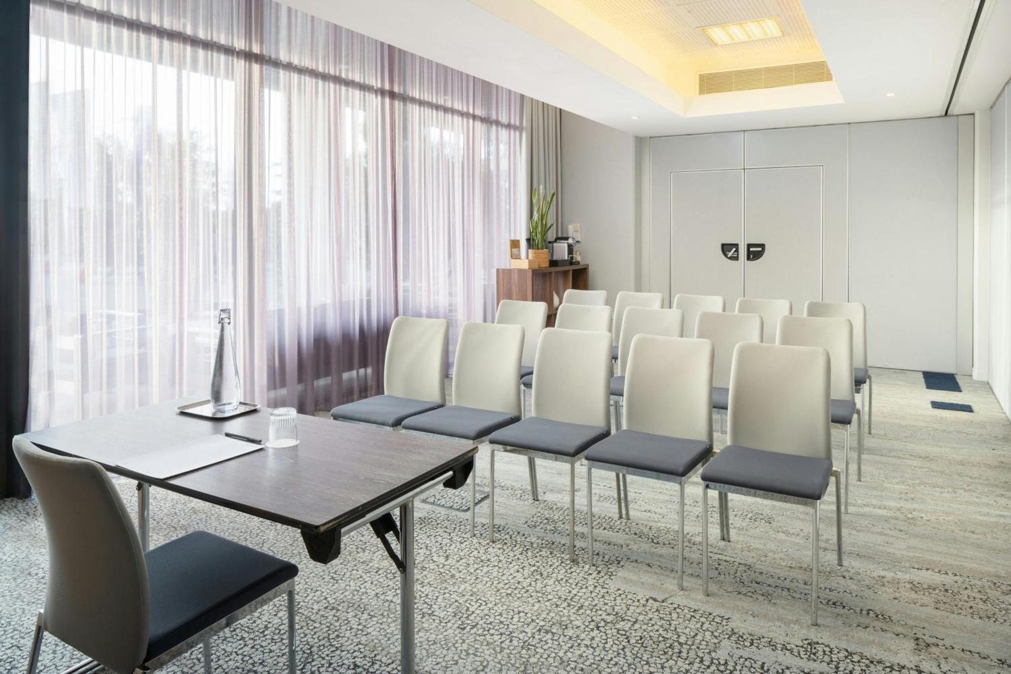 Courtyard By Marriott Toulouse Airport Hotell Exteriör bild