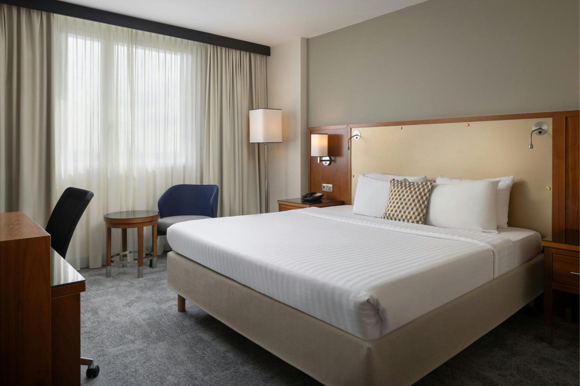 Courtyard By Marriott Toulouse Airport Hotell Exteriör bild