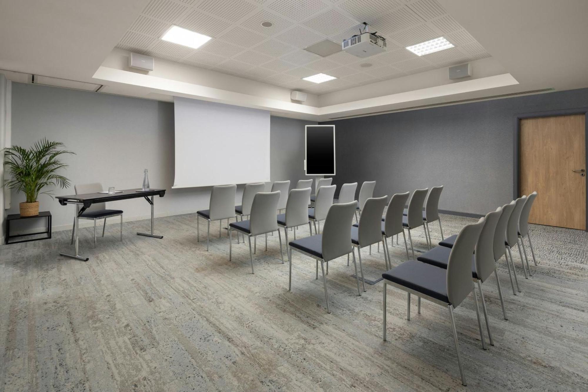 Courtyard By Marriott Toulouse Airport Hotell Exteriör bild