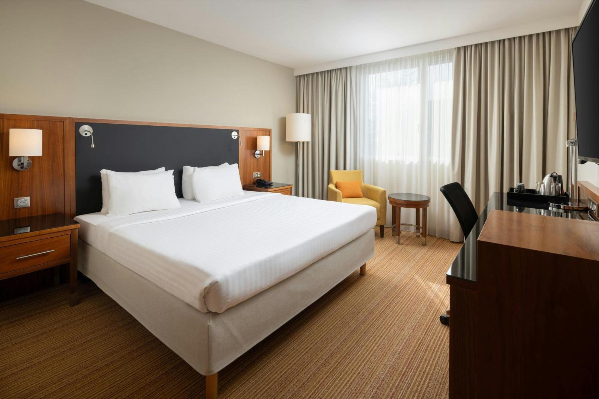 Courtyard By Marriott Toulouse Airport Hotell Exteriör bild